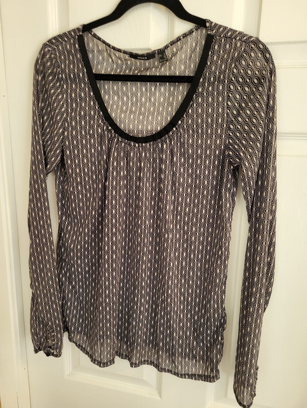 Mexx Black and White Geometric Long-Sleeve Scoop Neck Top